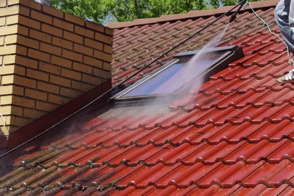 Nettoyage démoussage de toiture